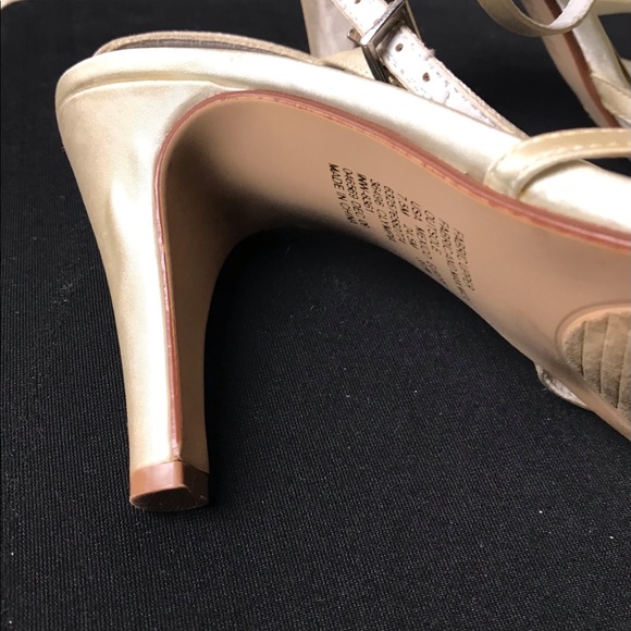 Metaphor fancy heels - Picture 5 of 5